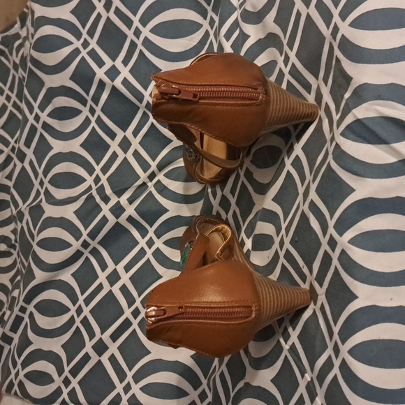 Jade and Brown wedge sandals - Picture 2 of 3